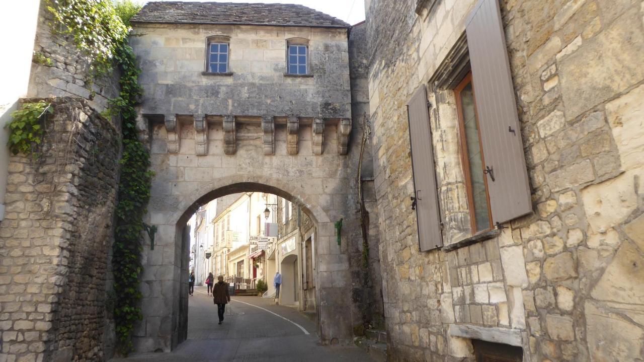 Bienvenue A La Fremigere Panzió Jonzac Kültér fotó
